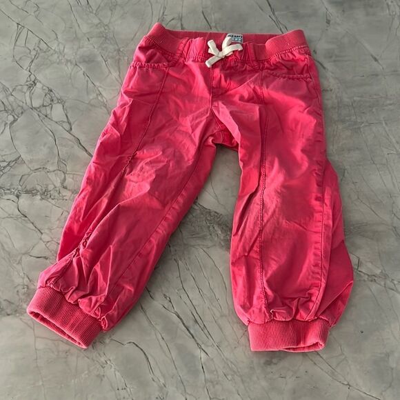 Old navy hot pink pants 2T - Picture 1 of 3